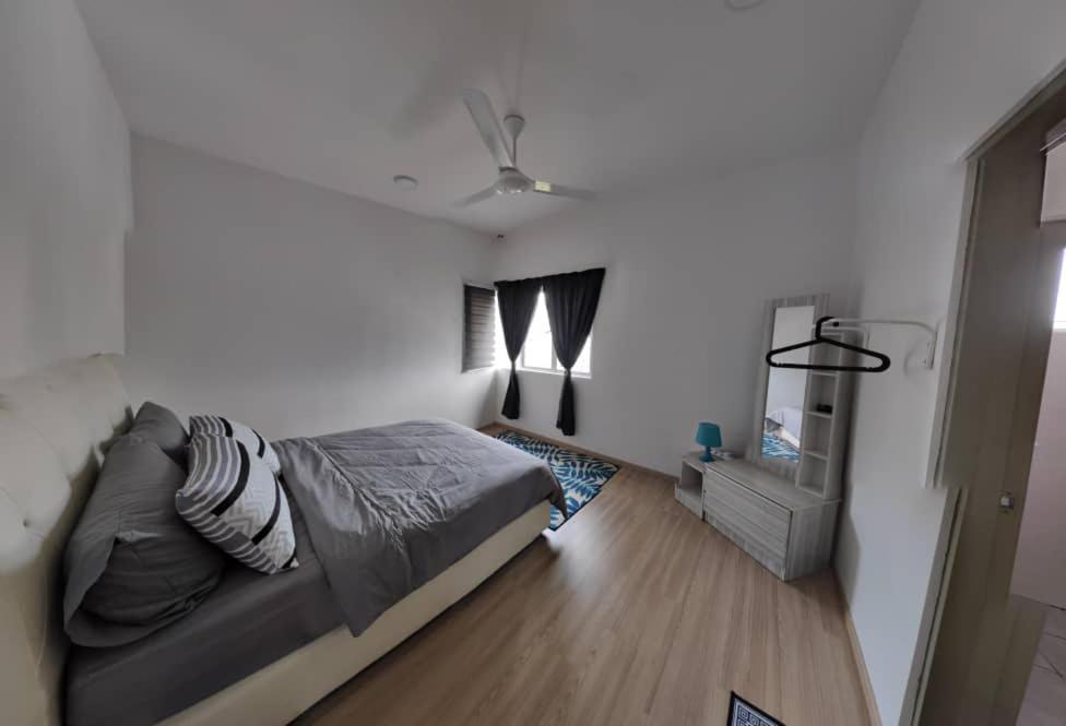 Chombies Muslim Homestay ตานาห์ราตา ภายนอก รูปภาพ